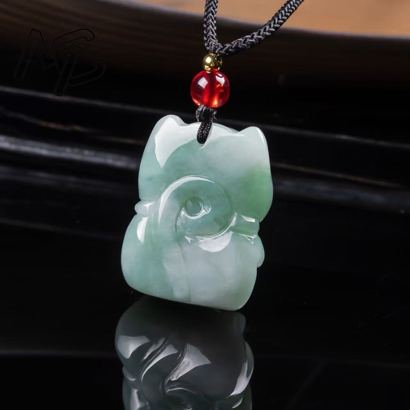 Natural Emerald Jade Lucky Cat - Necklace Pendant 评论和价格